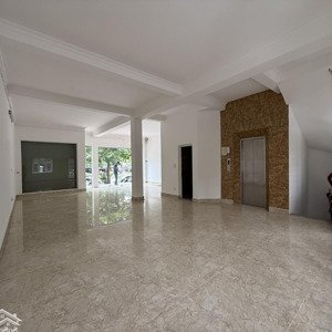 cho thuê sh tp giao lưu, 120m2, 6 tầng, mt 8m, thông sàn, thang máy, nhà đẹp, 65tr