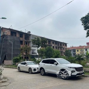 bán nhà liền kề phạm văn đồng, 92m2, 4t, xây thô, mặt tiền 8m, giá 18,9 tỷ
