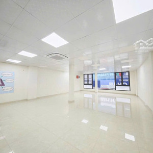 cho thuê văn phòng đội cấn 120m2 17tr free dịch vụ free xe máy