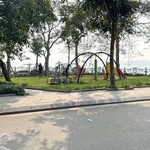 Cho Thuê Biệt Thự Có Thang Máy View Hồ Tây Hồ Hà Nội Diện Tích đất 200m²