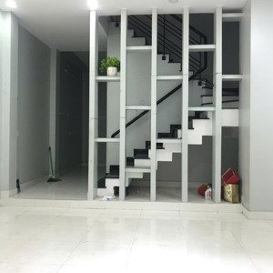 7 Triệu/tháng - Nhà 1t2l Sân Thượng Có 3 Phòng Ngủ Võ Văn Hát Gần Lã Xuân Oai - Lò Lu