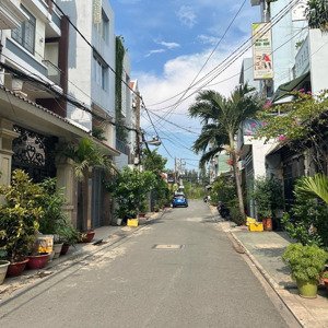 căn nhà 2mt siêu đẹp, tặng full nội thất gỗ ngay phạm văn bạch. dt: 5x22m [cn: 110m2]. giá 13.5 tỷ
