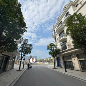 shophouse kinh doanh - đối diện chung cư