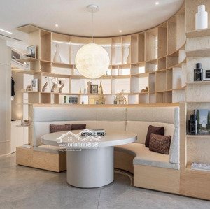 cho thuê cửa hàng mặt tiền 6m. vị trí nhận diện thương hiệu tốt. phù hợp làm showroom, siêu thị