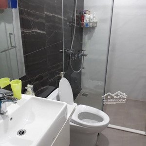 hạ giá cần bán căn 2pn - dt 65m2 - full đồ - view thoáng mát - giá 3.85 tỷ cc tòa hồng hà tower
