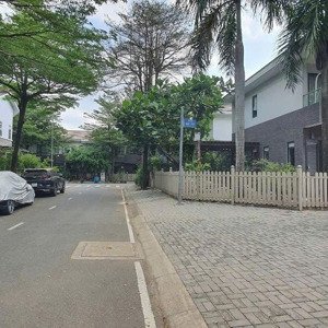 Cho Thuê Nhà Phố Camellia đầy đủ Nội Thất, An Ninh 24/7, Giá Chỉ 15 Triệu/tháng
