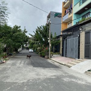 đất 5m*24 (120m2). shr. kdc phú lợi. phạm thế hiển p7 q8. giá: 5,2 tỷ. 