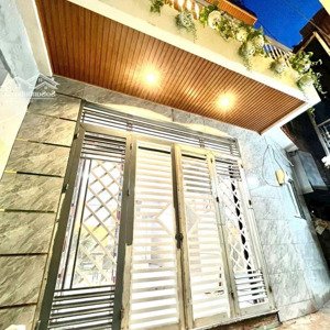 - nhà nguyễn duy p12 q8. cách mặt tiền chỉ 50m .