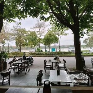cho thuê biệt thự ven công viên thành phố giao lưu, vỉa hè rộng, view hồ, vip, lh 
