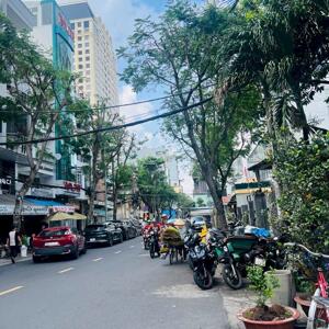 Siêu vị trí mặt tiền Nguyễn Trường Tộ Quận 4 cách Quận 1 chỉ 200m, DT 4x20m 6 tầng giá 28 tỷ