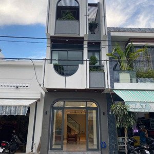 chỉ với 4,5 tỉ sở hữu ngôi nhà 3 tầng đẹp an cư lập nghiệp cách trung 10 phút lái xe