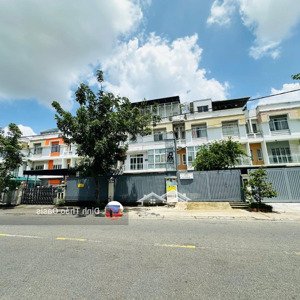 Cần Bán Gấp Nhà Phố 150m2 Xây 3 Tầng Giá Chỉ 7,3 Tỷ Gần đường D33 Khu Dân Cư Việt Sing, Bình Dương