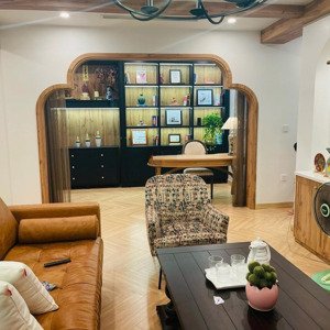 bán căn hộ sky villa không gian sống dành riêng cho giới tinh hoa || 178m thang máy riêng 12.5tỷ