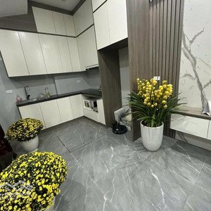 Cho Thuê Nhà Full đồ Ngõ Thụy Khuê Dt 40m2 X 5t 3pnkk
