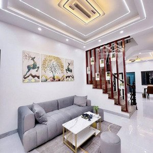 Nhà Mới Gần Chợ. Dt 50m2, 3 Tầng - Sân Riêng, Full đồ Ngõ 3 Gác Chạy, Ngay Gần Kđt Yên Nghĩa