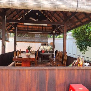 đất Nghỉ Dưỡng đường An Sơn 20, Diện Tích: 645m2, Trên đất Có Nhà Gỗ, Sản Vườn, đường Rộng 2 Làn Xe