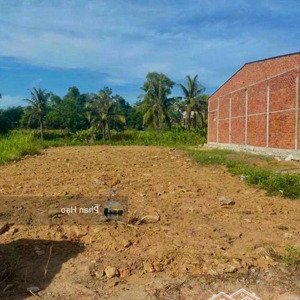 chị hàng xóm gửi bán 133m2/660 triệu. xã phú nhuận, bến tre, đối diện trại giam bến tre, shr