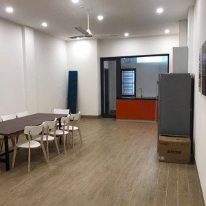 Cho Thuê Nhà 8 Phòng Ngủ, Có Thang Máy. Gần Bãi Tắm Sơn Thuỷ