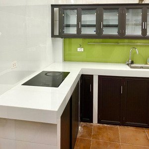 cho thuê nhà ngõ đê la thành 5 tầng x 35m2, 3 ngủ, 12.5tr kd onl ở nhóm 6 người, gia đình