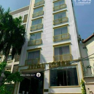 chị tôi bán nhà mặt tiền đường 3 tháng 2, quận 10. dt: 133m2(6,1 x 23,5m), hđt:120tr/th. giá: 31 tỷ