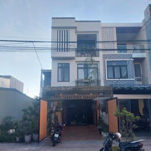 Bán Nhà Mặt Tiền đường Diệp Minh Châu, Hòa Xuân, 3 Tầng 3 Phòng Ngủ đầy đủ Nội Thất