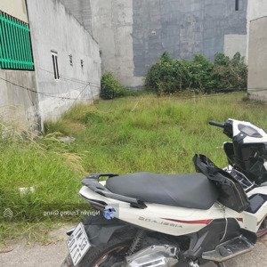 thiếu vồn cần bán đất 900tr đ. châu văn liêm, phường 9. gần vincom plaza cà mau, dt 120m2. shr.