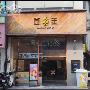 Cho Thuê Nhà Mặt Phố Chùa Láng, 2 Tầng, Tổng Diện Tích 205m², Mặt Tiền 4.5m, Giá 48 Triệu/tháng
