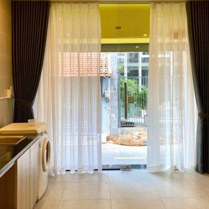 Siêu Phẩm Lâu Mới Trống Lại, Studio Trệt Cửa Sổ Lớn, Máy Giặt Riêng Tại Thảo điền Q2. Chỉ 5tr Hơn