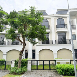 nhà đường hùng vương , lavilla 5x20m giá 3,4 tỷ (giá chuẩn 100% ) liên hệ 