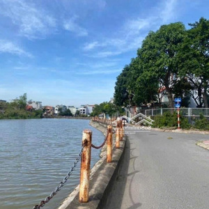 bán đất cự khối long biên hà nội dt: 130m2 * 12m * 13,8 tỷ ôtô chạy thông gần hồ