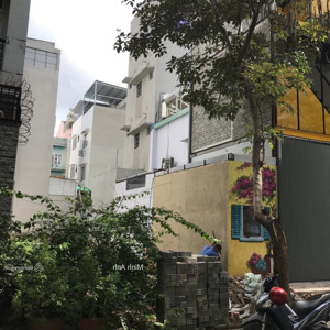 bán lô đất vị trí hẻm 1 xẹt 2 xe hơi né nhau đặng thùy trâm sát đại học văn lang (4.2x20m) giá tốt