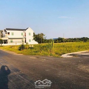 cần tiền bán gấp lô đất ngay khu dân cư bến lức long an giá rất rất tốt. lh: ms đào
