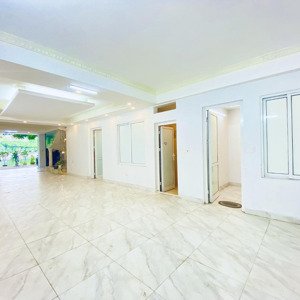 cho thuê mbkd tầng 1 tại thanh xuân, nguyễn ngọc nại dt 80m2 nhà mới, ô tô đỗ cửa view hồ siêu đẹp