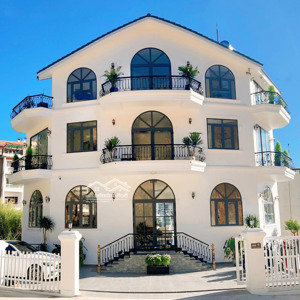 villa đẹp toạ lạc tại hoàng hoa thám, p.10 view thông vĩnh viễn có dòng tiền giá 36.3 tỷ