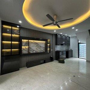 Cho Thuê Nhà 31m2. Nhà Mới Xây. 5 Tầng. Vạn Phúc. Ngõ Oto. Full đồ. 13tr/ Tháng. 