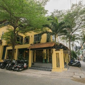 Cho Thuê Biệt Thự Nét Huế Cổ Góc 2mt Trần Doãn Khanh, Quận 1