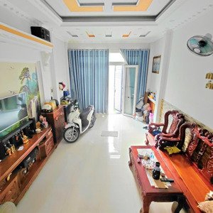 Cần Cho Thuê Nhà Hẻm Xe Hơi 1806 Nội Thất Cơ Bản