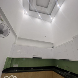 quận 10 cần bán gấp hxh đường lê hồng phong 5 tầng( 4 x 13 ) chỉ 12,5 tỷ, lh: 