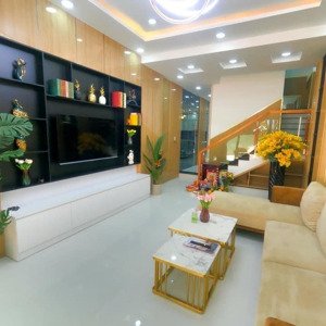 Chính Chủ Cần Bán Gấp Nhà Phố Cao Cấp Ngay Trung Tâm Bình Dương