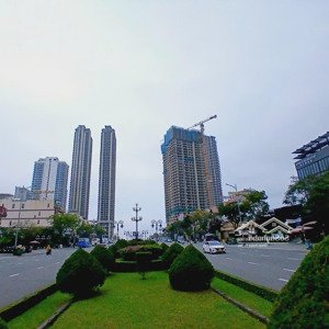 bán lô 2 mặt tiền đường phạm văn đồng, gần ngay công viên biển đông