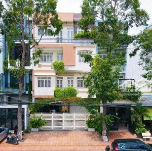 Cho Thuê Mặt Tiền Nguyễn Văn Cừ 1 Trệt 3 Lầu, Coa Thang Máy , Ngay Trung Tâm Ninh Kiều