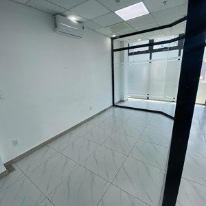 văn phòng mặt tiền đường tân cảng dt 75m2 , sàn trống