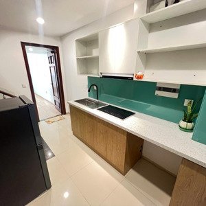 cho thuê căn studio, đường phân lô ô tô tránh phố vạn bảo, full nội thất thang máy