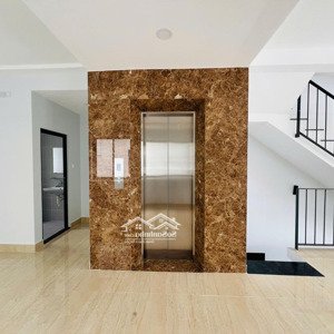 Cho Thuê Shophouse Song Hành 7x20, 3 Tầng, Sân Thoáng, Giá Chỉ 30 Triệu Nhà Mới, Có Thang Máy