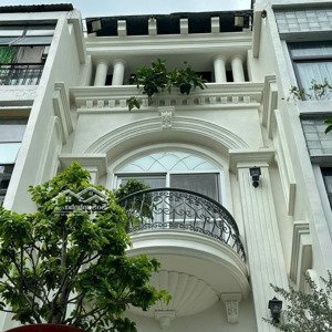 bán nhà riêng tại phường 4, tân bình, giá 13,5 tỷ, cn: 120 m2. vuông vức, 3 tầng gần sân bay tsn