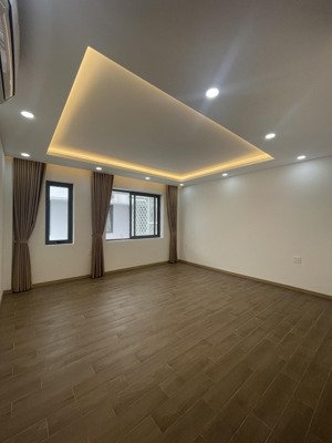cho thuê nhà mặt phố dương hồng garden house, giá cực chất 25 triệu, hơn 300m2 sàn sử dụng, nhà mới