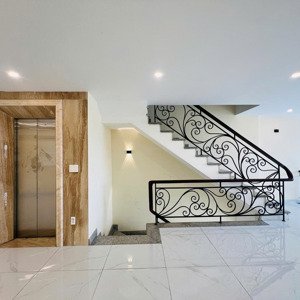 Nguyên Căn Shophouse Mặt Tiền Song Hành Giá Chỉ 38 Triệu, 5 Tầng Nhà Mới, Thang Máy, Máy Lạnh, Bếp