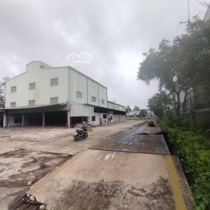 cho thuê 5000m2 đất trong kcn thạch thất quốc oai, hn. đã có sẵn kho 1000m2. lh 