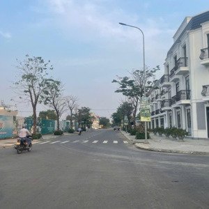 tôi có căn góc nhà phố cần bán tại dự án kdt sinh thái chánh mỹ ven sông sài gòn - tp thủ dầu một