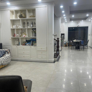Cho Thuê Nhà Phố Cự Lộc, Thanh Xuân. Nhà đẹp. Dt 120m2, Mặt Tiền 7m, 6 Tầng Thang Máy. Giá 70tr/th